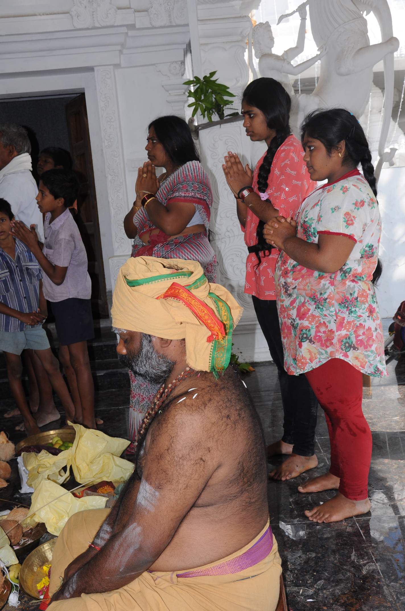 ఆశ్రమ గురు స్వామి